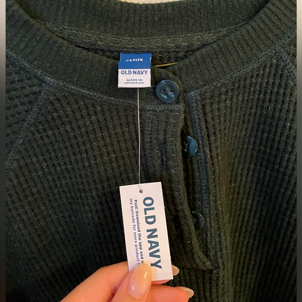 Women’s Long Sleeve Henley Top